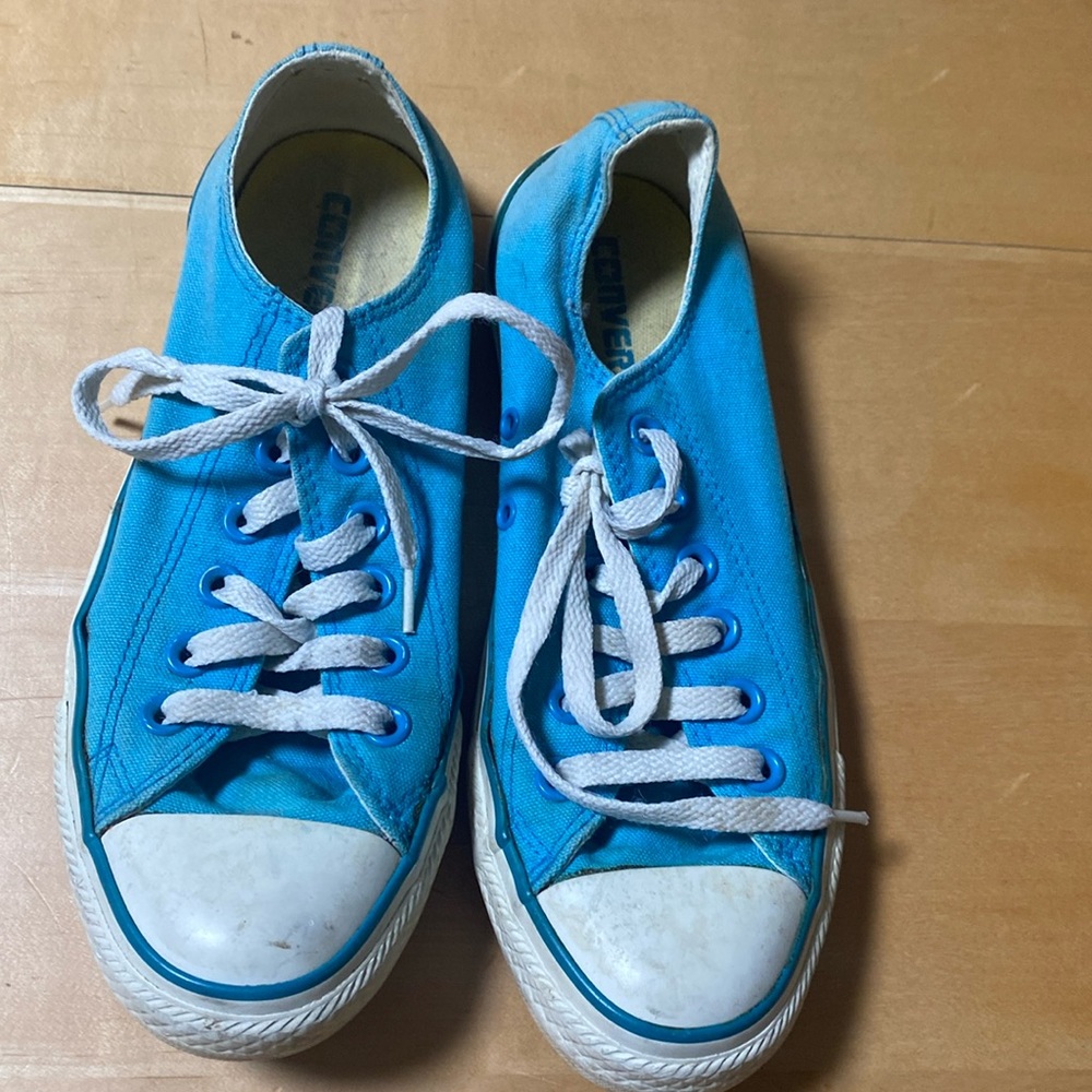 Adorable Turquoise Converse Sneakers